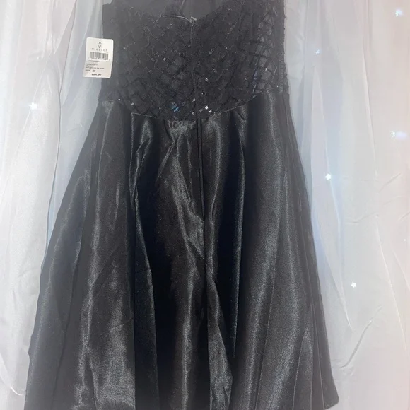 Little black dress. Strapless. Brand new never worn from Windsor - Picture 1 of 5